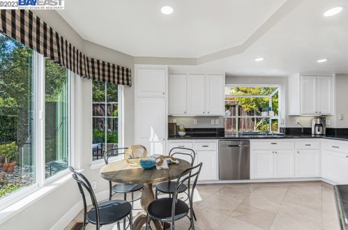 7336 Las Palmas Way, Pleasanton CA  94568-2775 exterior