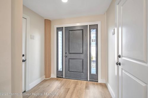 1217 Niihau Dr, Lacey NJ  08731-4702 exterior