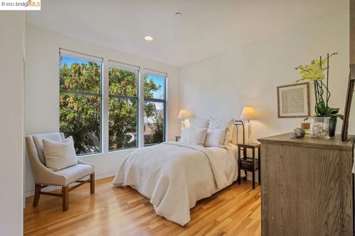 1441 Fairview St, Berkeley CA 94703-2442 exterior