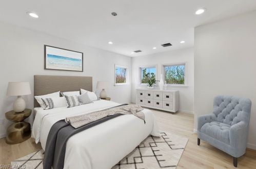 9393 Peaceful Dr, Sanibel FL  33957-4238 exterior