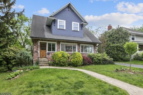 6 Winthrop Pl, Maplewood NJ  07040-2527 exterior