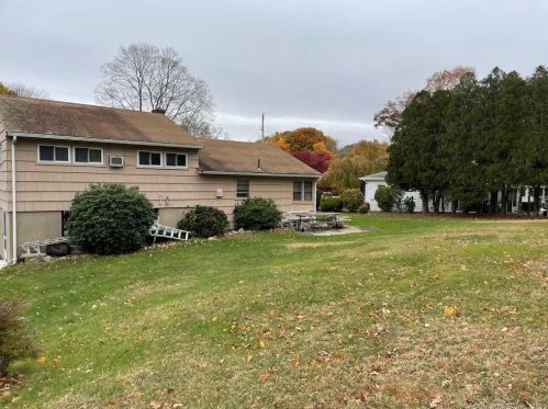 16 Eastwood Rd, Groton CT  06340-6011 exterior