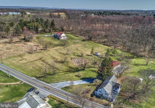 210 Hoernerstown Rd, Hummelstown PA  17036-9503 exterior