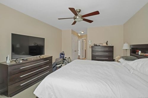 118 Hitching Post Ln, Yorktown Hgts NY  10598-2833 exterior