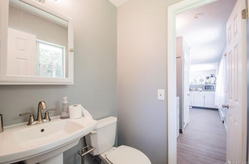 21 Greenfield St, Waterford CT  06385-3907 exterior