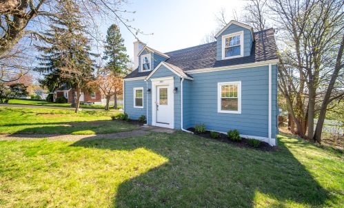 2403 Nichols Ave, Stratford CT  06614-1720 exterior