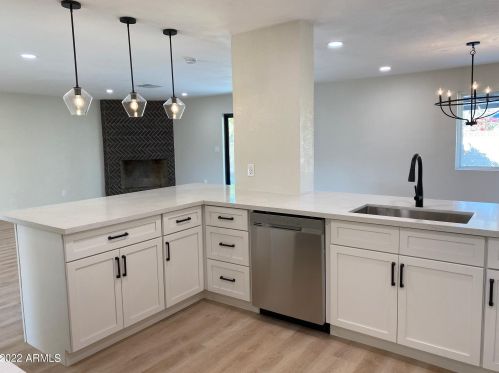 8532 Montecito Ave, Scottsdale AZ 85251-2813 exterior