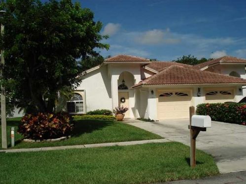 1141 Mulberry Pl, West Palm Beach FL  33414-8567 exterior