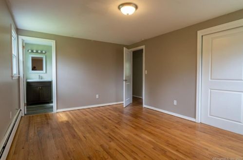 26 Brewer Dr, Bloomfield CT  06002-2010 exterior