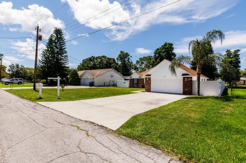 1426 Avenue H, Winter Haven FL  33881-4353 exterior