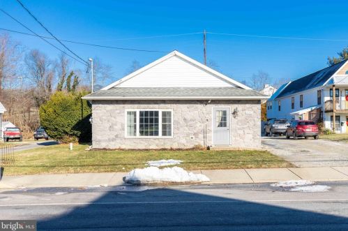 655 Valley Ave, Steelville, PA 19310-1403