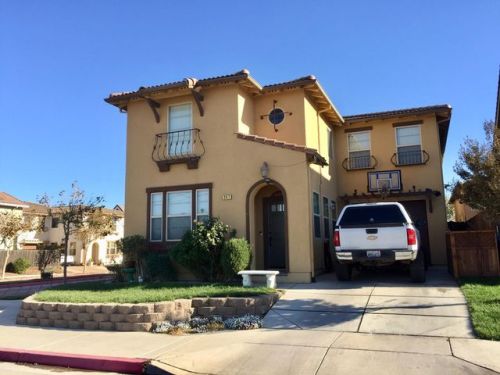 347 Apple Ave, Greenfield, CA 93927-5271