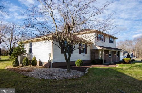 430 Yale Dr, Southampton, PA 18966-3614