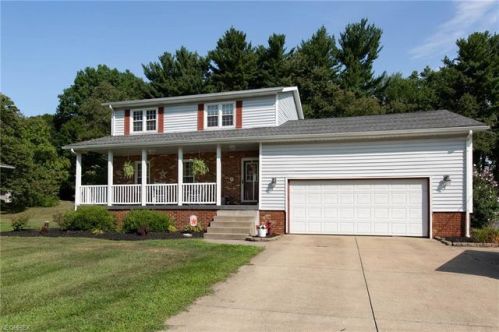 1211 Doralee Dr, Mogadore OH  44260-9763 exterior