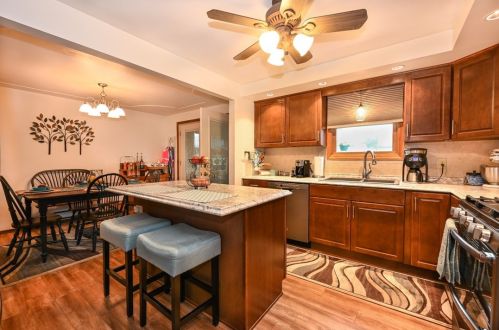 481 Lisa Dr, Pittsburgh, PA 15122-3107