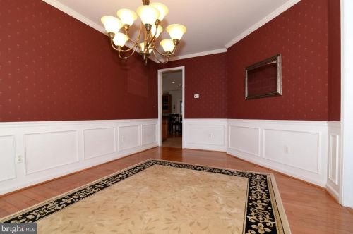 213 Alpine Dr, Leesburg VA 20175-6132 exterior