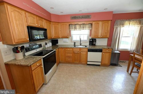 17 Briarwood Rd, Shrewsbury PA  17361-1801 exterior