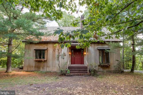 21 Stagecoach Rd, Pipersville, PA 18947-1649
