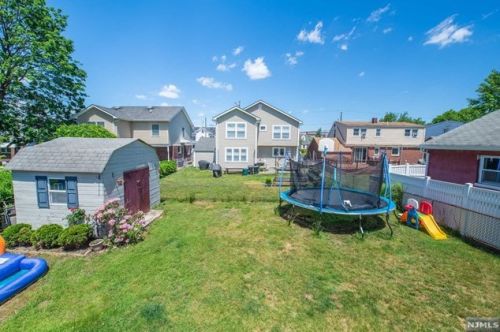 129 Philip Ave, Elmwood Park NJ  07407-2136 exterior