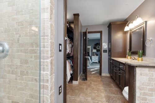 1755 Stuttgart Dr, Saint Martin OH  45118-8435 exterior