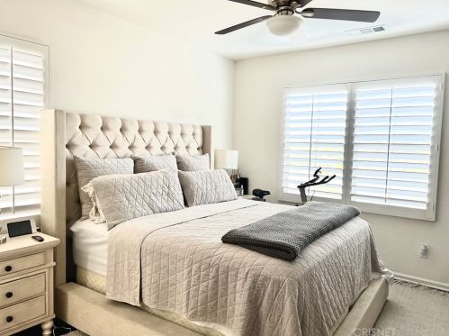 21737 Propello Dr, Santa Clarita CA  91350-8542 exterior