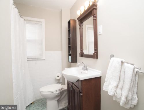 322 Hurst St, Norristown PA  19405-1539 exterior