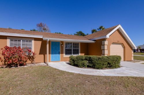 231 Lucero Dr, Fort Pierce, FL 34983-2061