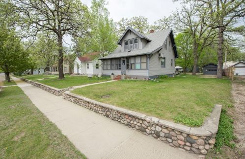 1311 Hawthorne St, Alex, MN 56308-2555