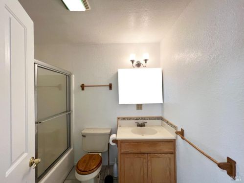 7820 Lakeside Dr, Ukiah CA  95482-9425 exterior
