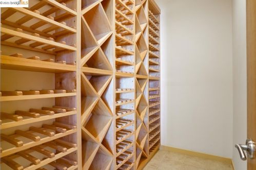 13349 Campus Dr, Oakland CA  94619-3709 exterior