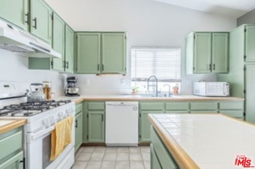 42417 Plains Dr, Lancaster CA  93536-4539 exterior