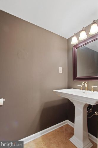 41 Roosevelt Blvd, Lancaster PA 17601-4039 exterior