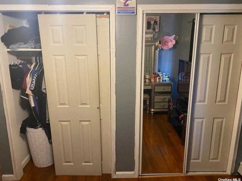 395 Oakland Ave, Central Islip NY  11722-2013 exterior