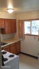 1324 25th Ave, Anchorage AK  99503-1628 exterior