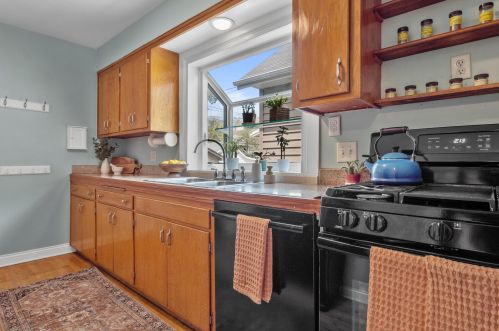 8134 Gridley Ave, Milwaukee WI 53213-3039 exterior