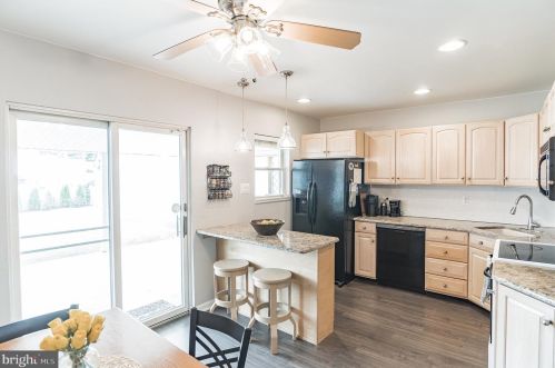 1833 Powell St, Norristown PA  19401-3025 exterior