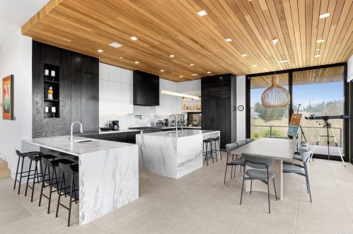 14 Stacy Dr, West Hampton Beach NY  11978-2518 exterior