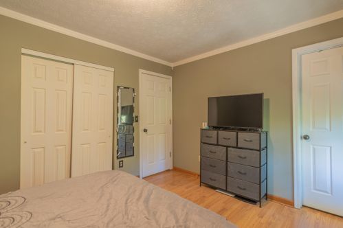 458 Ripple Crk Dr, Covington KY 41018-2694 exterior