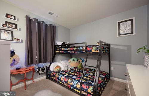 318 Bluecoat St, Dover DE  19901-8862 exterior