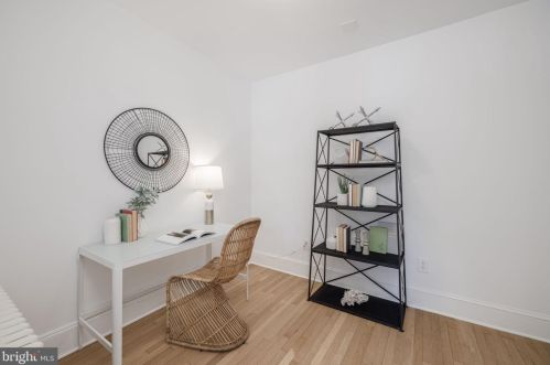 3843 Beecher St, Washington DC 20007-1802 exterior