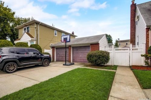 1317 Union Ave, Floral Park NY  11003-2610 exterior