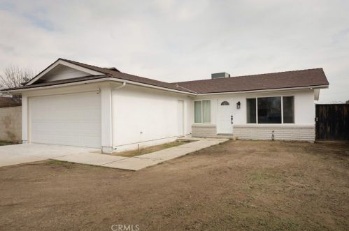 416 Frontier Dr, Bakersfield, CA 93308-4462