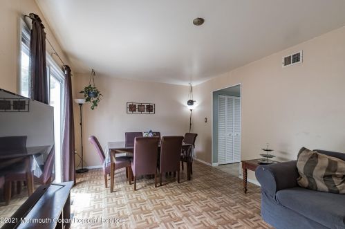 41 Kingsley Way, East Freehold NJ  07728-1675 exterior