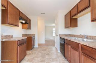 8450 Hewitt St, Jacksonville, FL 32244-1278