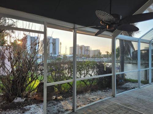 105 Albatross St, Fort Myers Beach, FL 33931-4501
