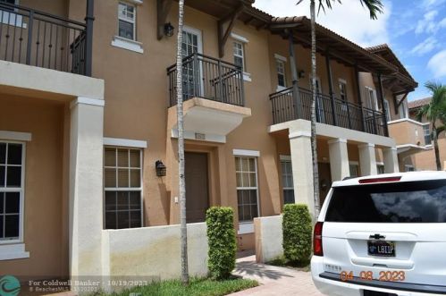 14631 11th Ct, Hollywood FL  33027-6196 exterior