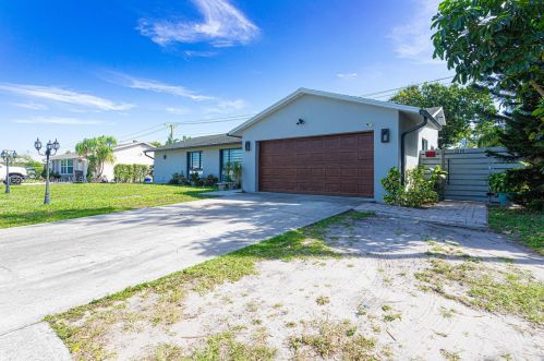 3598 Victoria Dr, West Palm Beach, FL 33406-4976