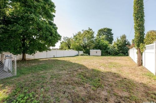 145 Ctr Ave, East Rockaway NY  11518-1002 exterior