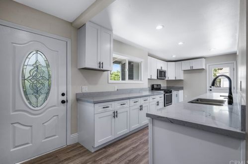 1070 Delay Ave, Glendora CA  91740-4935 exterior