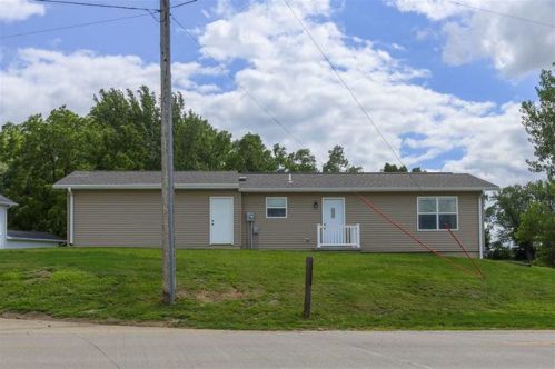 10 Washington Mills Rd, Otter Creek, IA 52079-9578